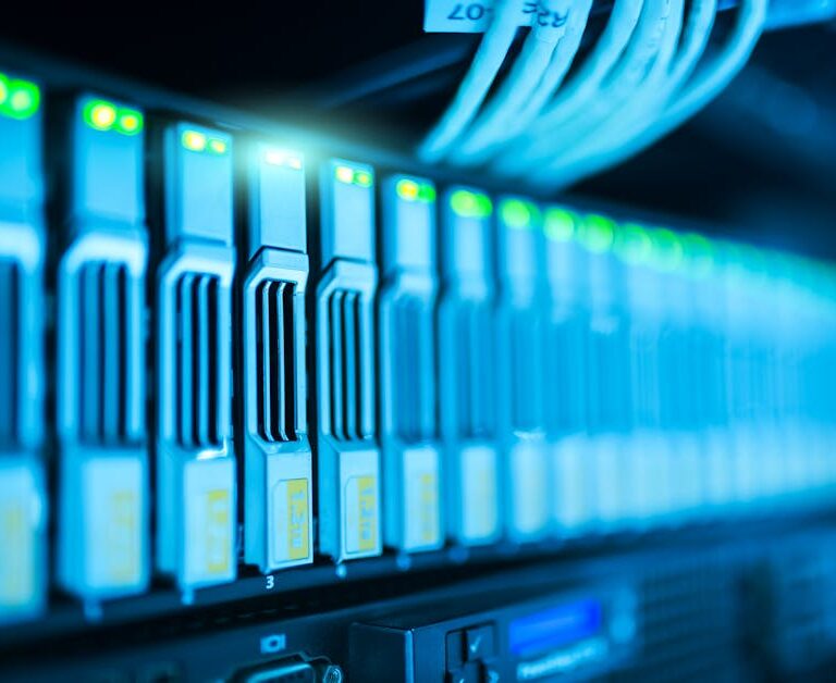 Blue-Green Dağıtımıyla WordPress/Joomla Hosting Rehberi