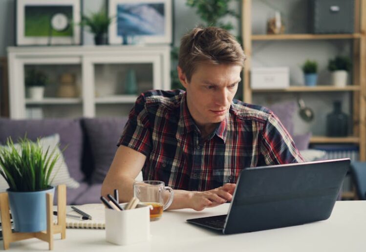 Çok Katmanlı Yedekleme: WordPress ve Joomla Hosting Rehberi