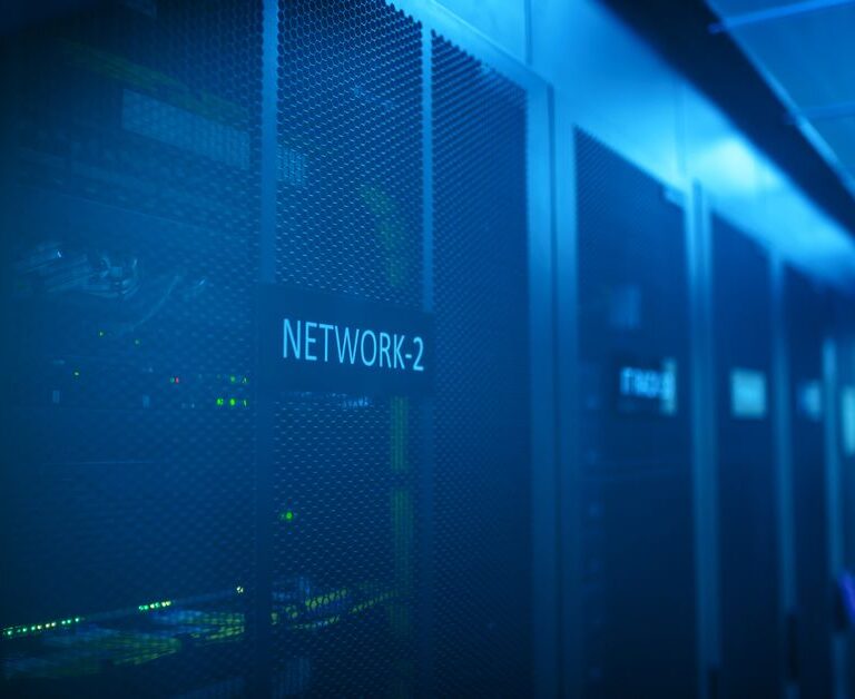 Bağlantı Çeşitleriyle Web Hosting Performansı: WordPress Joomla
